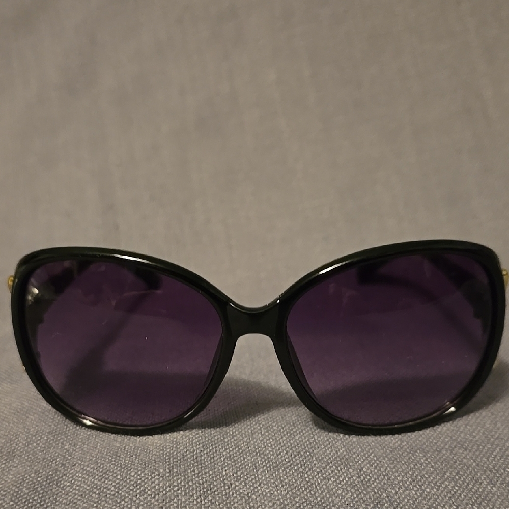 Stylish Black Sunglasses with Purple Tinted Lens